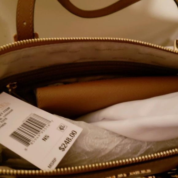 Sold - Picture 3 of 3